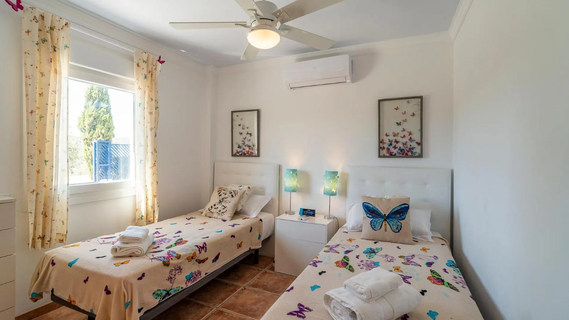 וילה Los Romanes Las Alondras Stunning Lake Views