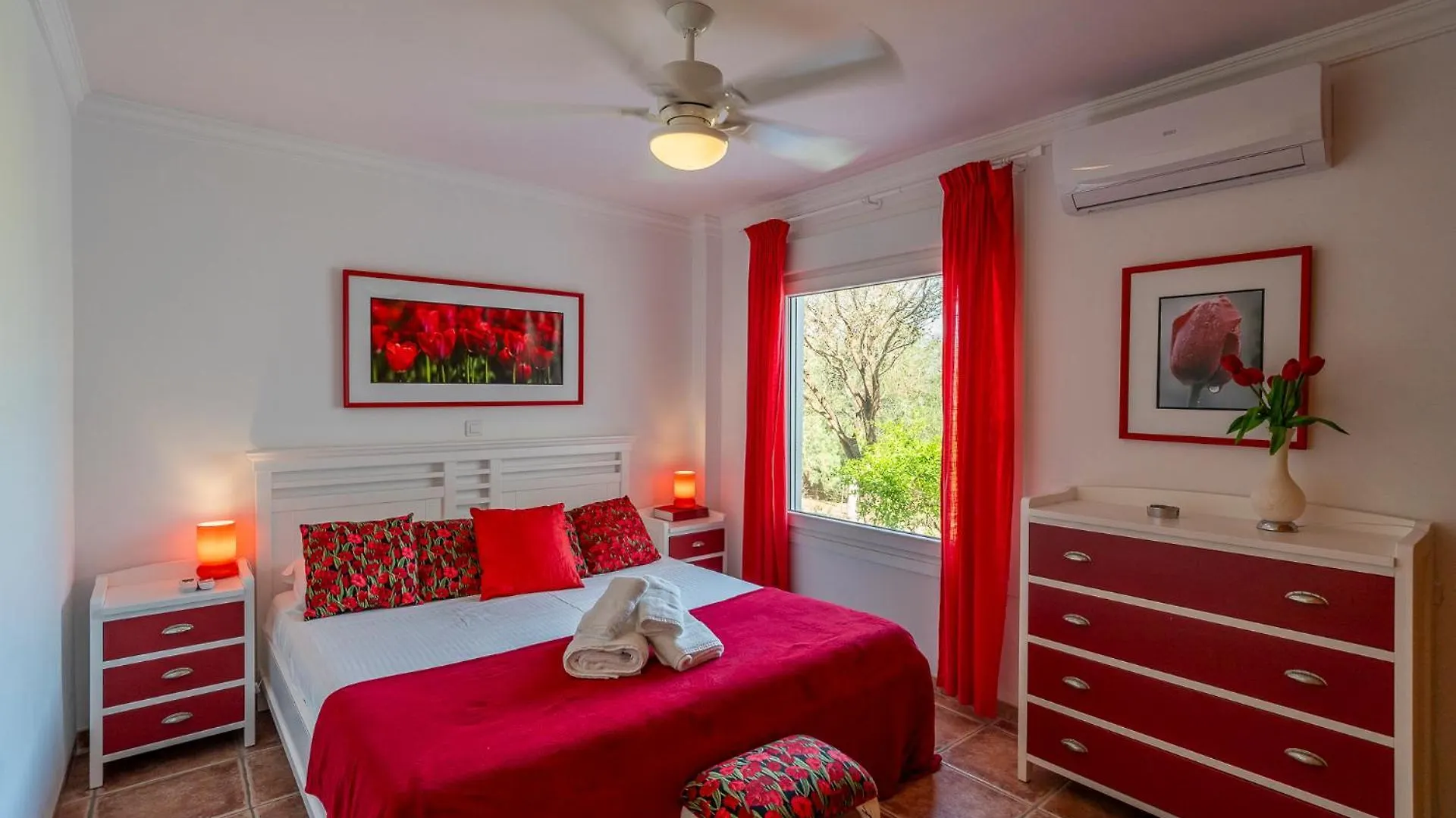 וילה Los Romanes Las Alondras Stunning Lake Views ספרד