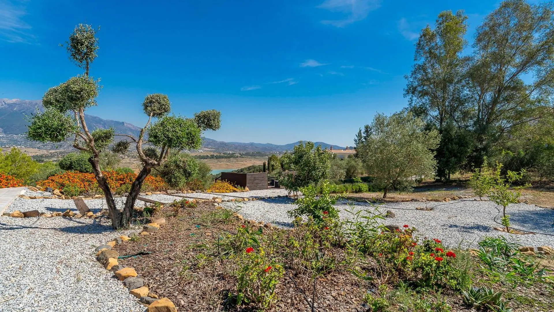 וילה Los Romanes Las Alondras Stunning Lake Views ספרד
